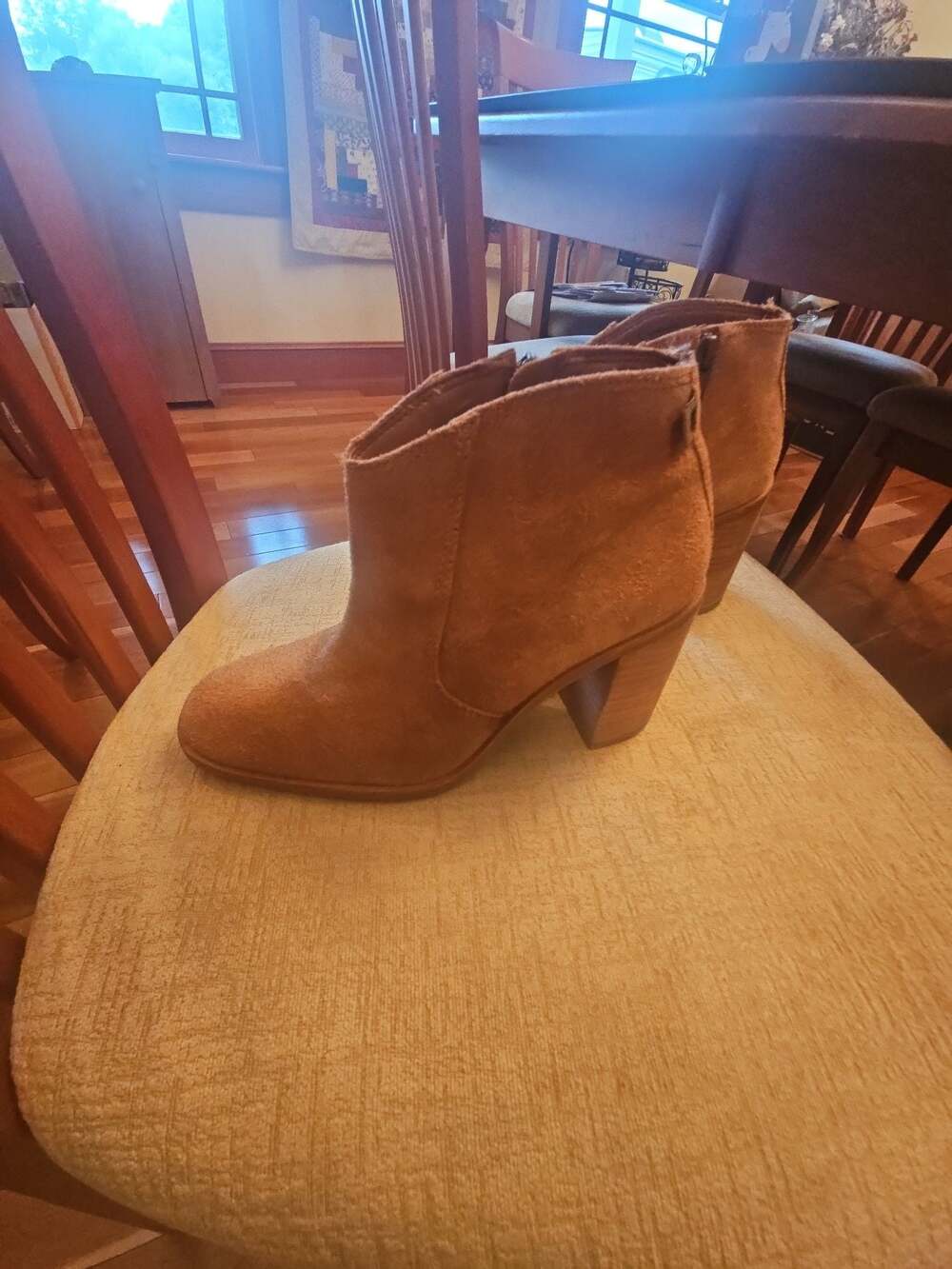 Lucky Brand Pellyon Suede Almond Toe Ankle Booties Camel womens Size 6.5M - Picture 2 of 5